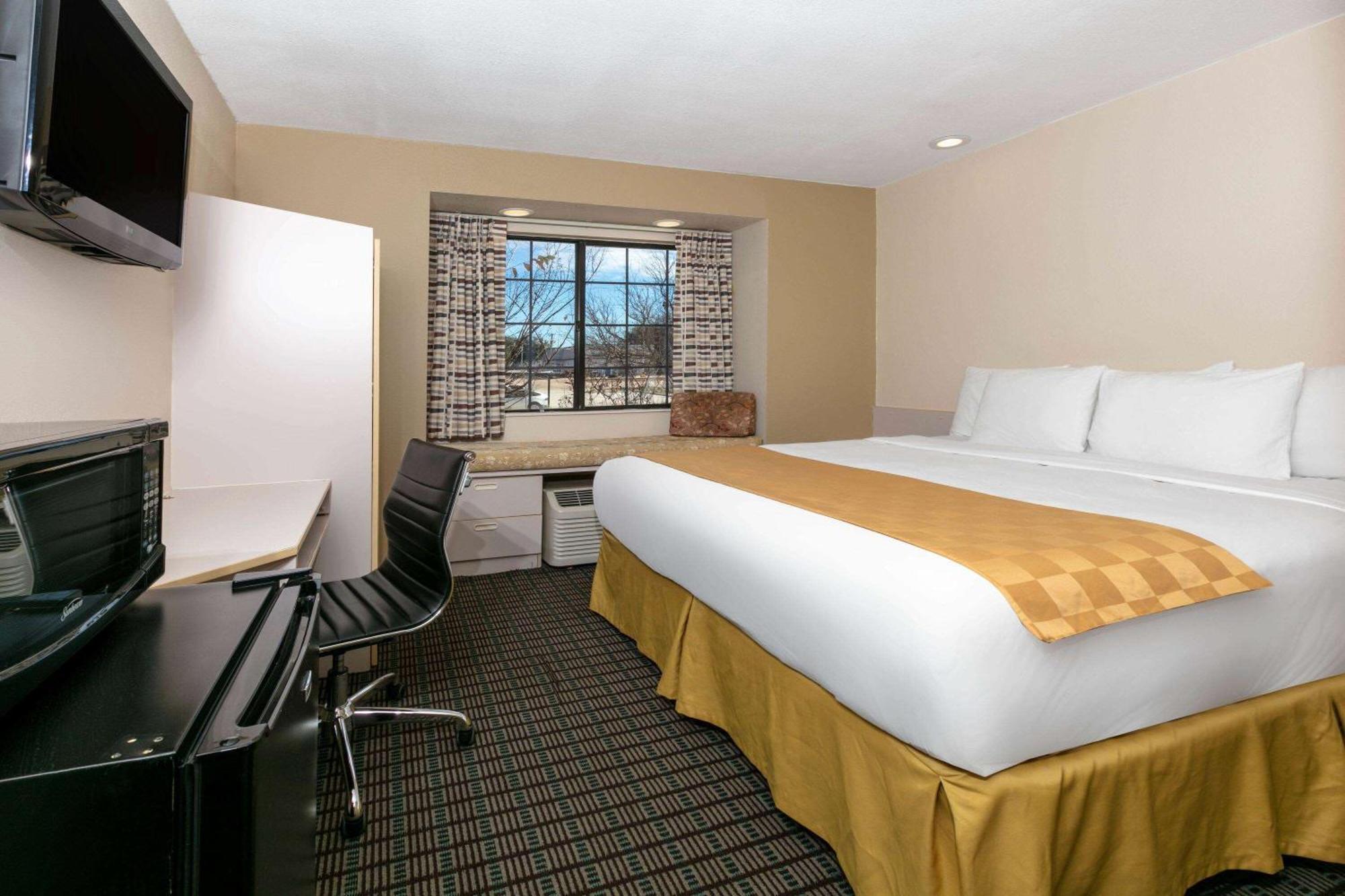 Travelodge By Wyndham Arlington/Dallas Area Zewnętrze zdjęcie
