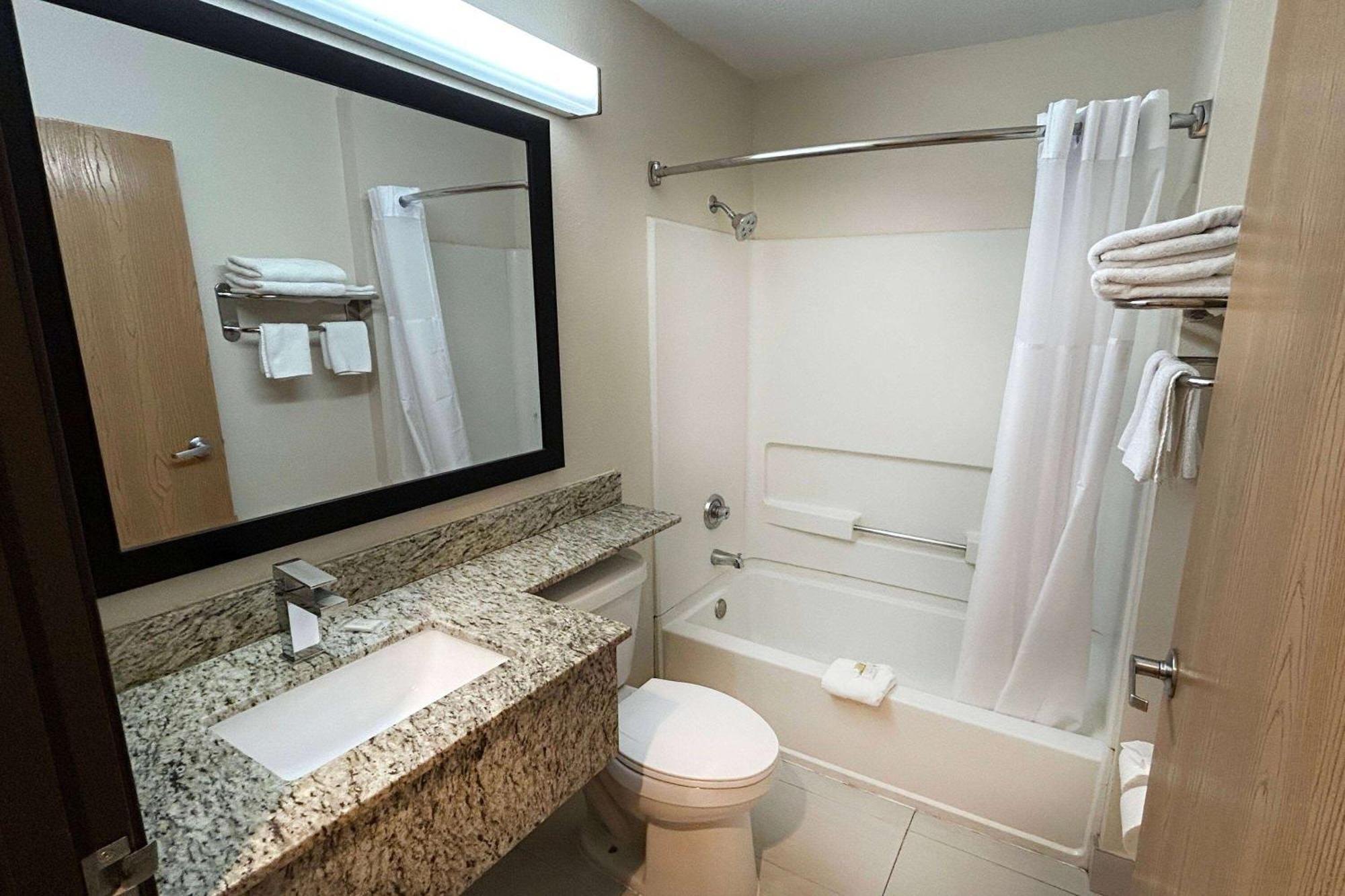 Travelodge By Wyndham Arlington/Dallas Area Zewnętrze zdjęcie
