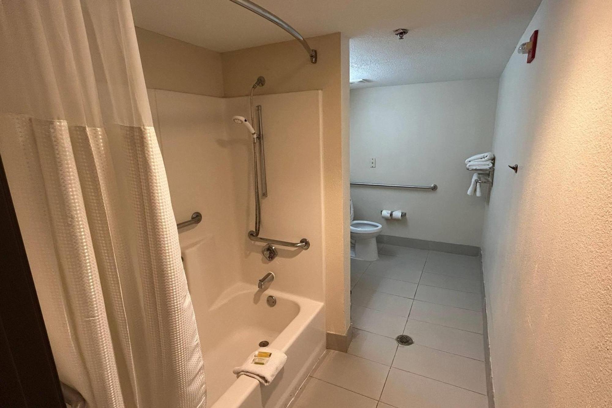 Travelodge By Wyndham Arlington/Dallas Area Zewnętrze zdjęcie